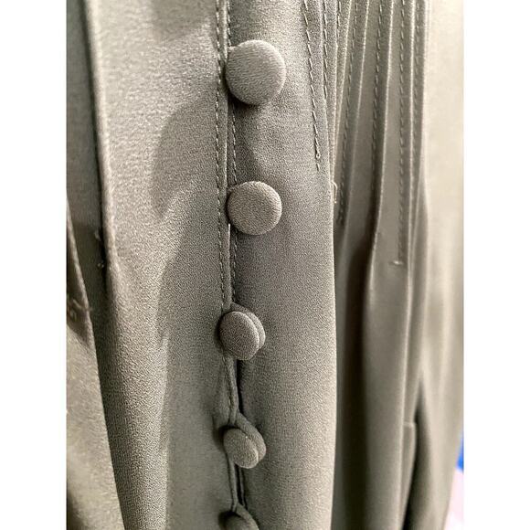 TORRID Olive Green Button Up Blouse - Size 0 (EUC) - Picture 3 of 8